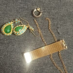 Elegant Gold and Green Jewelry Set